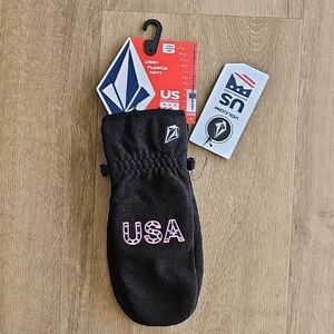 Volcom Black Fleece Mitt with USA Embroidery Snowboard Team